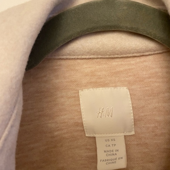 *SOLD* H&M oversized shacket size XS brand new condition - Picture 4 of 4